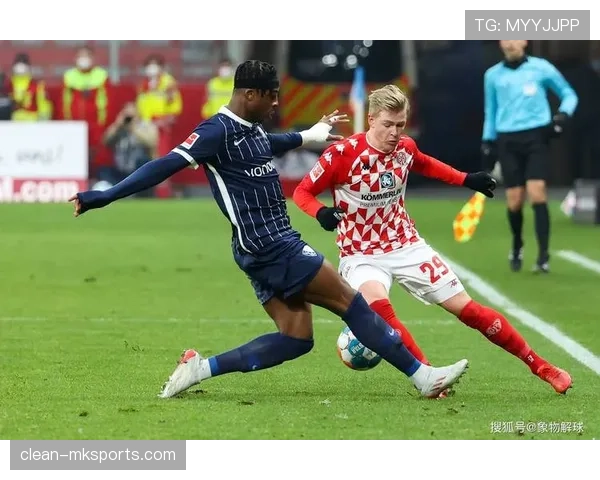 拜仁宿敌执教美因茨 战术风格革新引关注