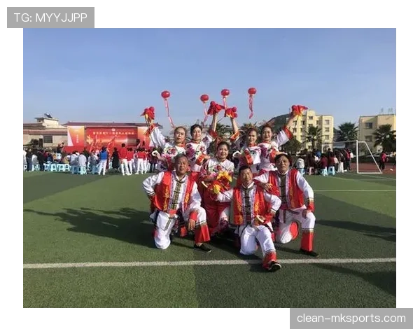 罗马尼亚球迷热情助威 点燃赛场激情气氛表现亮眼