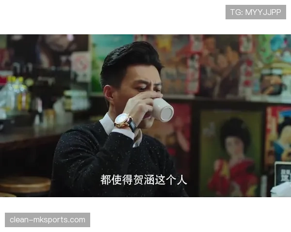 王楠刚还像邻家阿姨，下一秒贵妇既视感，包包那抹金光把我吓懵